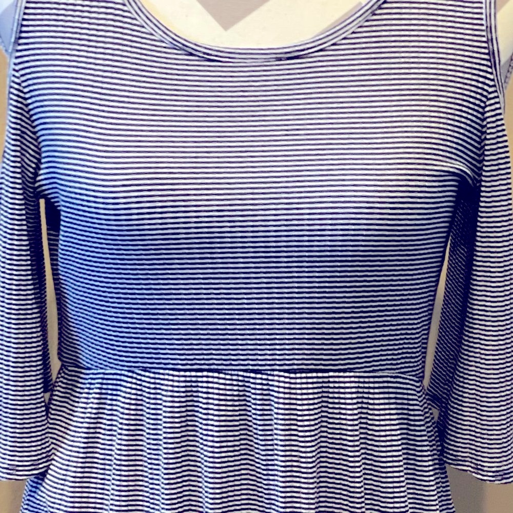 ✅Gorgeous Blue & White Striped Dress - Picture 7 of 9